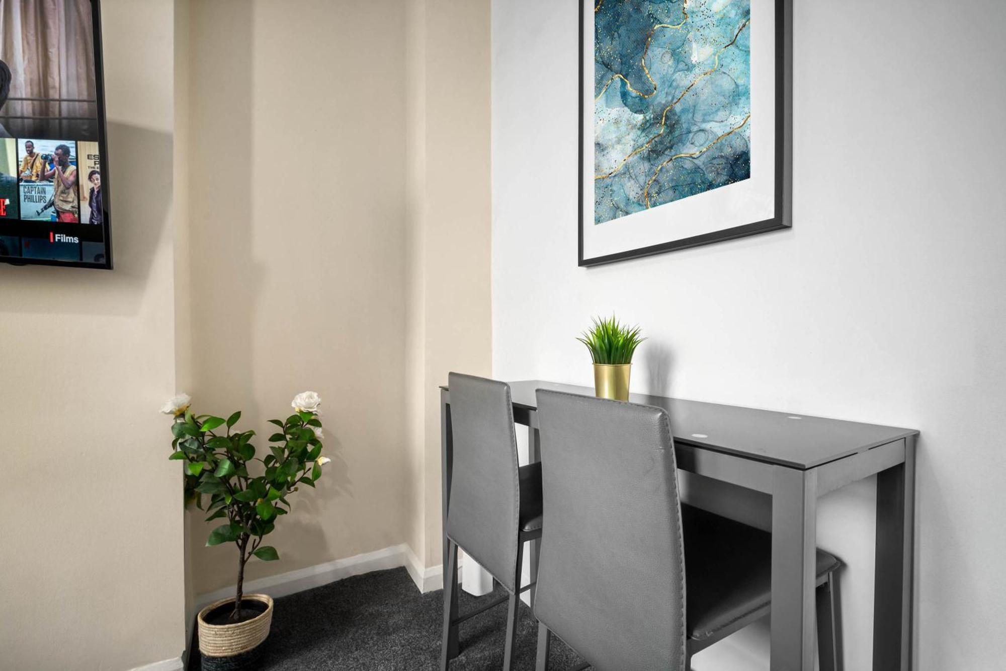Two Bedroom Apartment - Single Beds - Accommodates 3 - Street Parking - Top Rated -Wbb West Bromwich Buitenkant foto