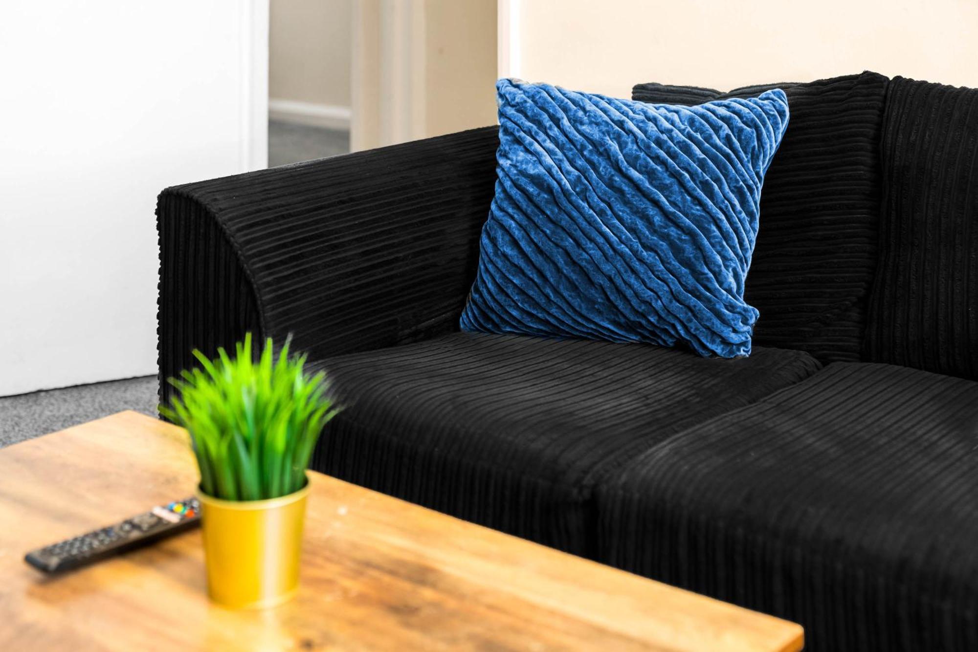 Two Bedroom Apartment - Single Beds - Accommodates 3 - Street Parking - Top Rated -Wbb West Bromwich Buitenkant foto